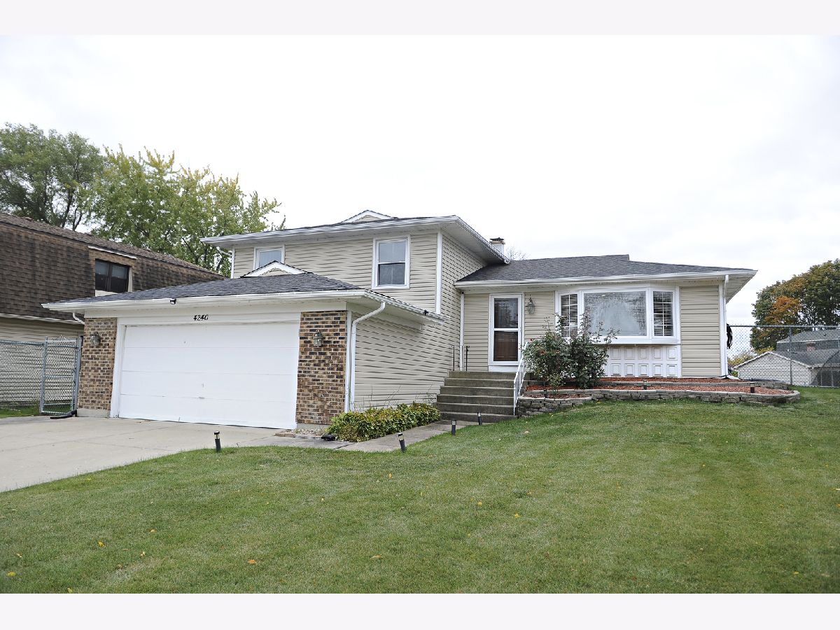 Homes Rented Westbury Hoffman Estates Illinois, 4240 Mumford