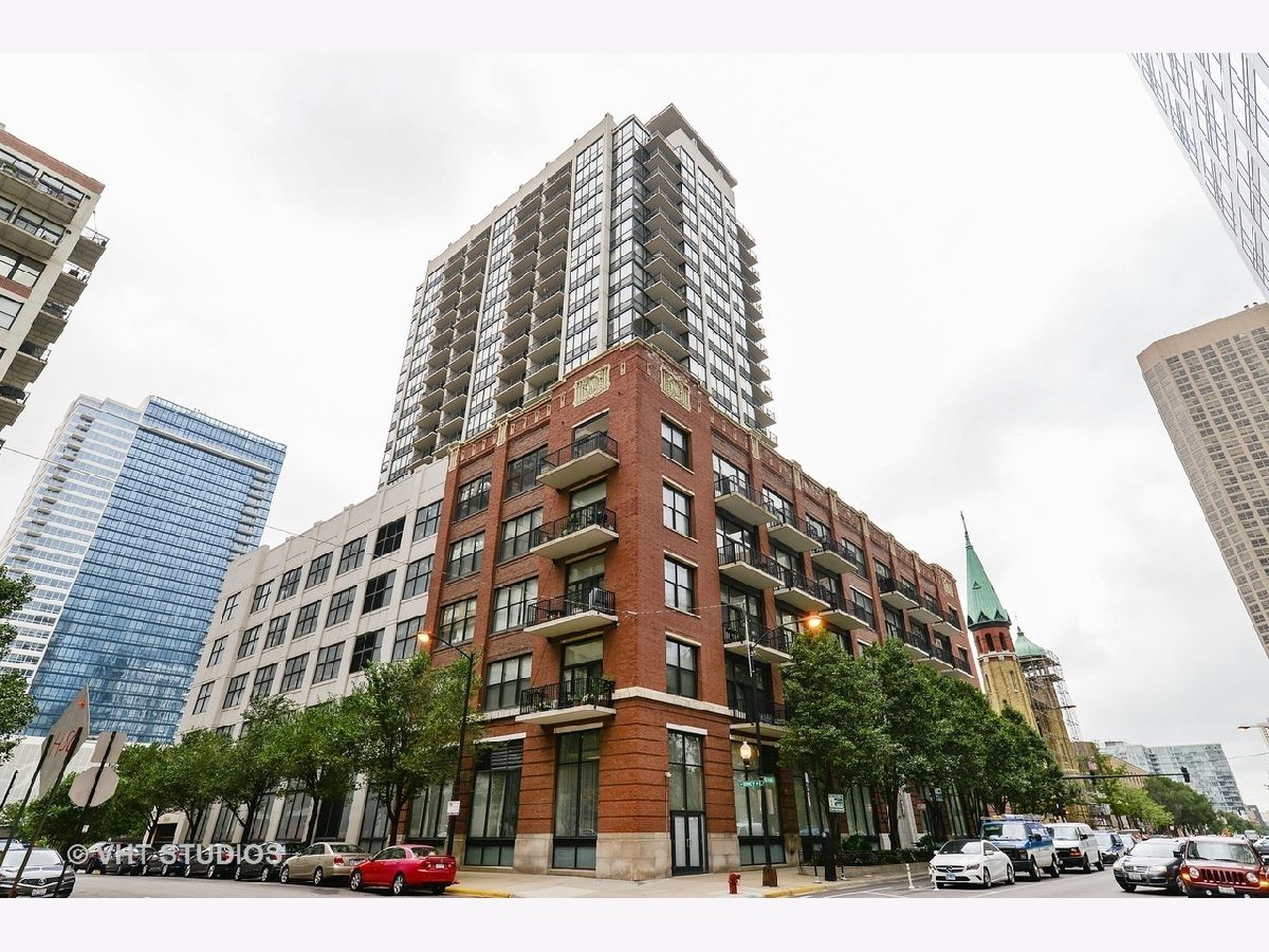 Condominiums Rented The Edge Chicago Illinois, 210 Desplaines