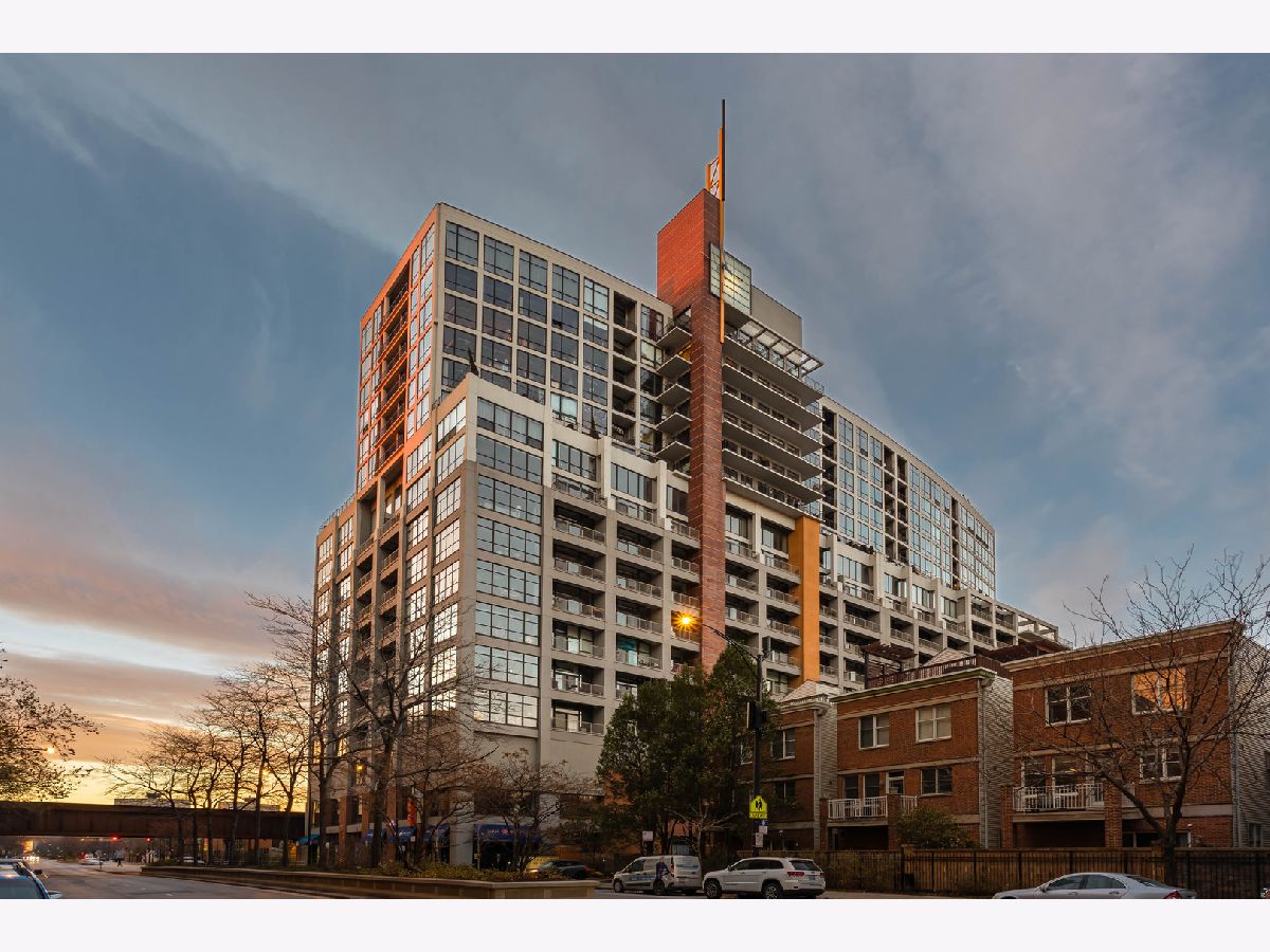 Condos & Townhomes Rented Dearborn Towers Chicago Illinois, 1530 State