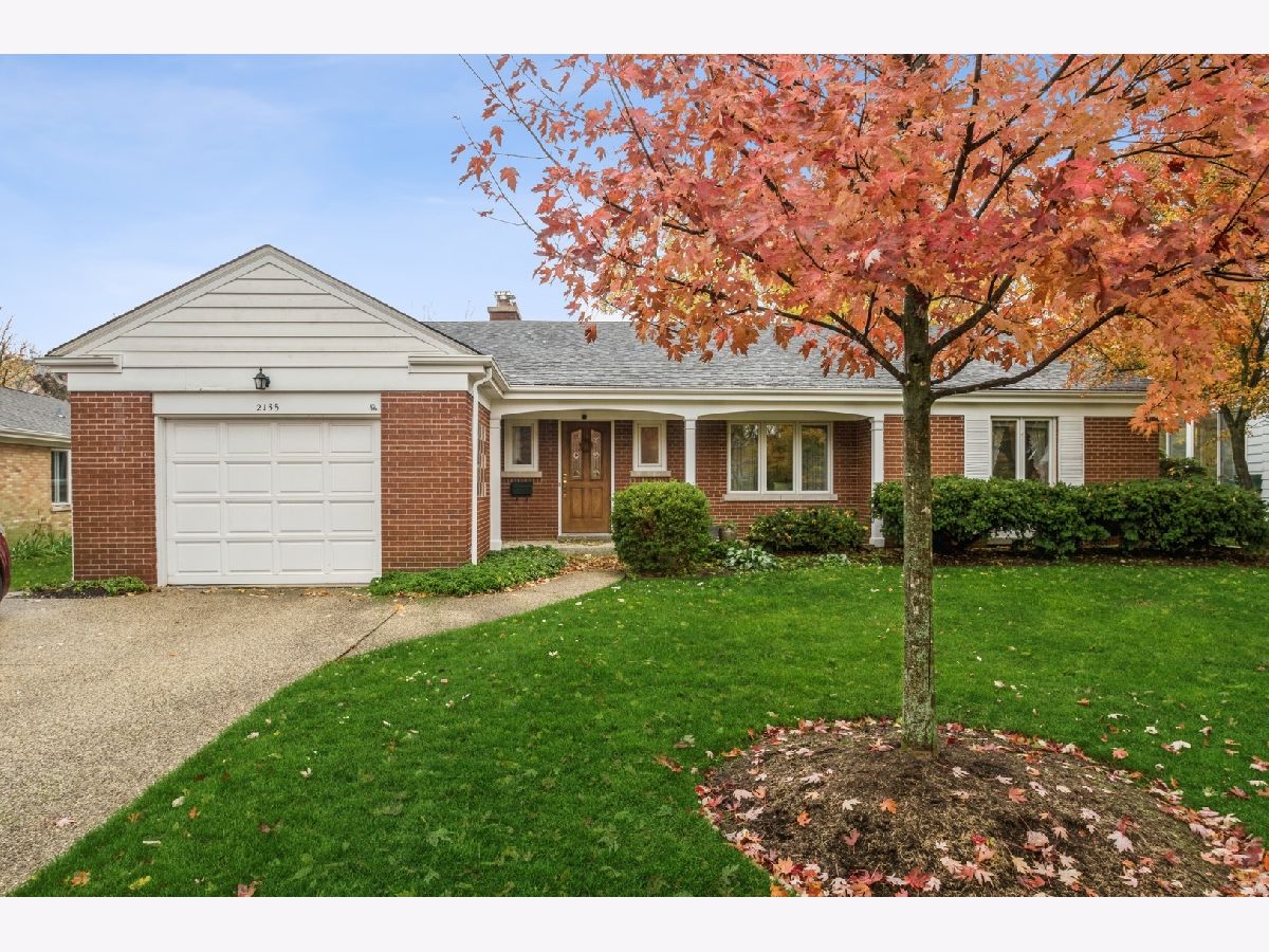 Homes & Condos & Townhomes Sold Swainwood Glenview Illinois, 2135 Prairie