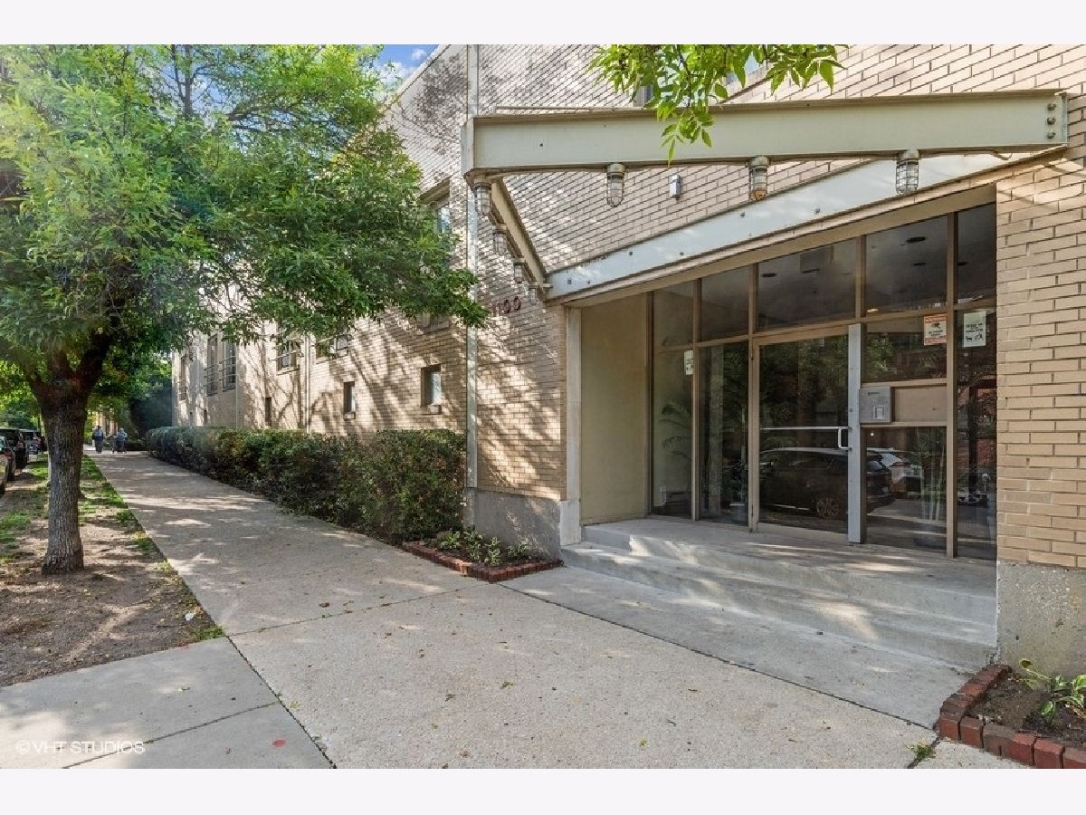 Condos & Townhomes & Homes Sold Hawthorne Place Chicago Illinois, 1100 Cornelia