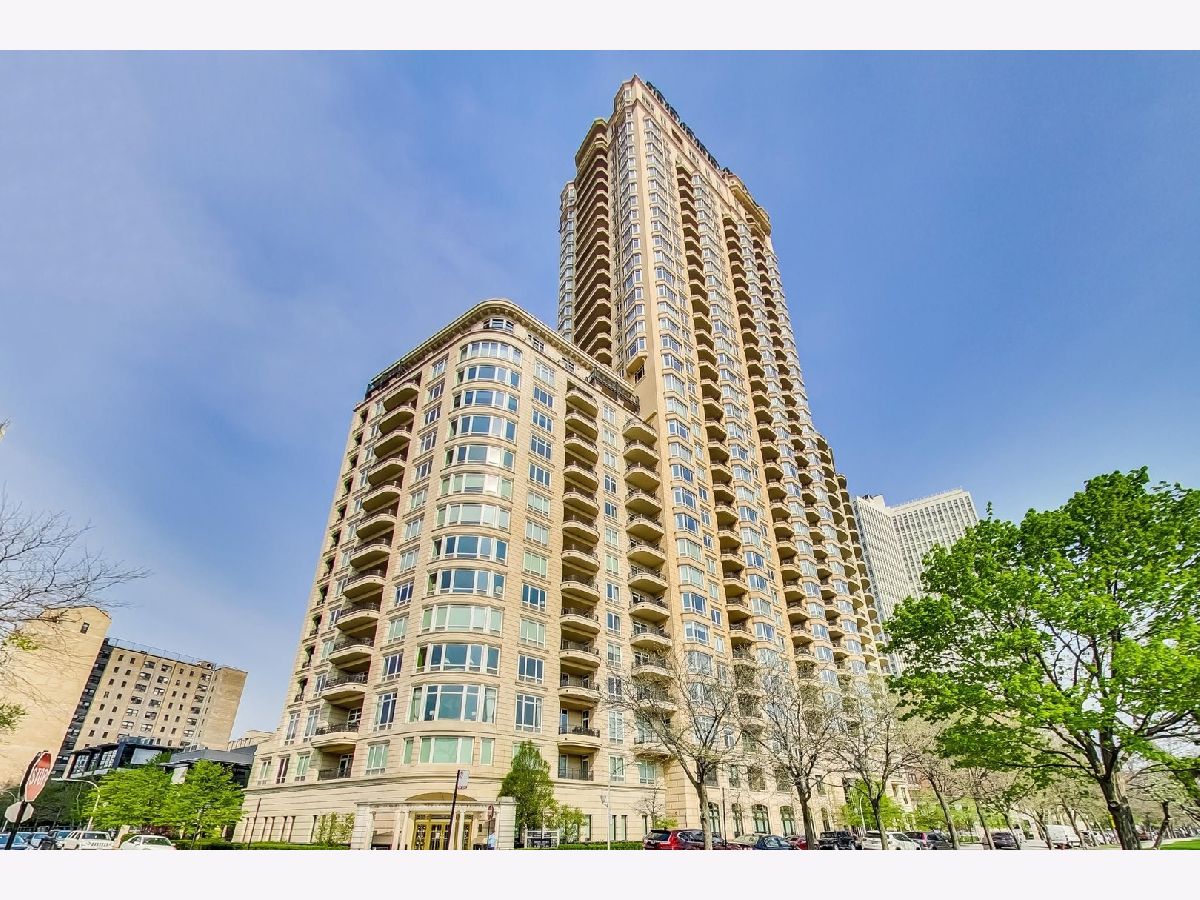 Condominiums Sold Lincoln Park 2550 Chicago Illinois, 2550 Lakeview