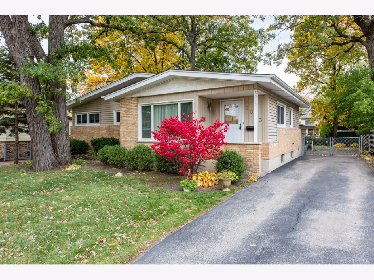 Homes Sold Castle Crest Waukegan Illinois, 2033 Edgewood