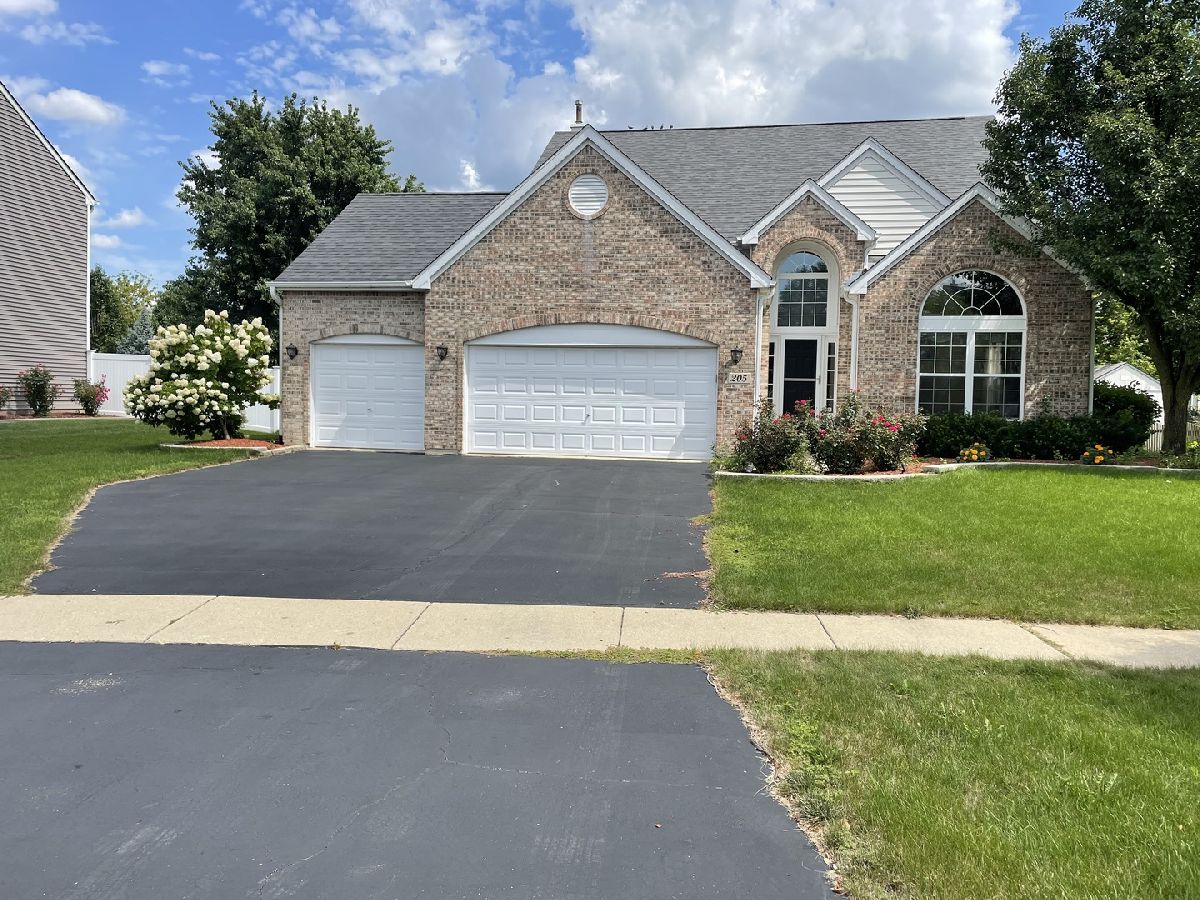 Homes Rented Westridge Bartlett Illinois, 205 Burton
