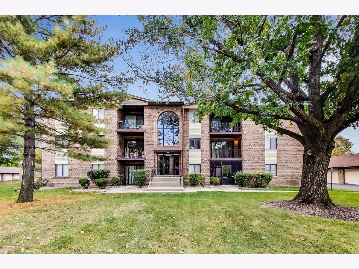Condominiums Sold Apple Ii Crestwood Illinois, 13426 Circle