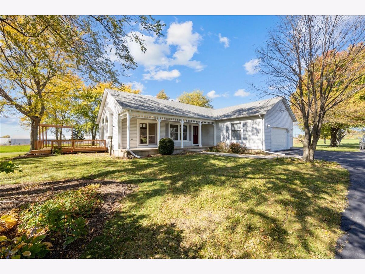  Rented Maple Park Illinois, 45W404 Ramm