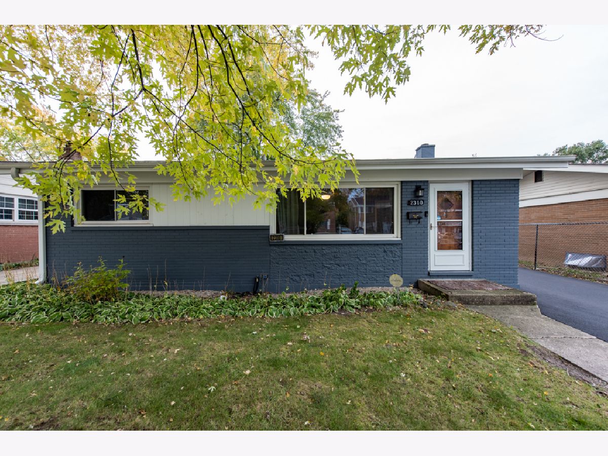 Homes & Condos & Townhomes Sold Marquette Highlands Waukegan Illinois, 2310 Western