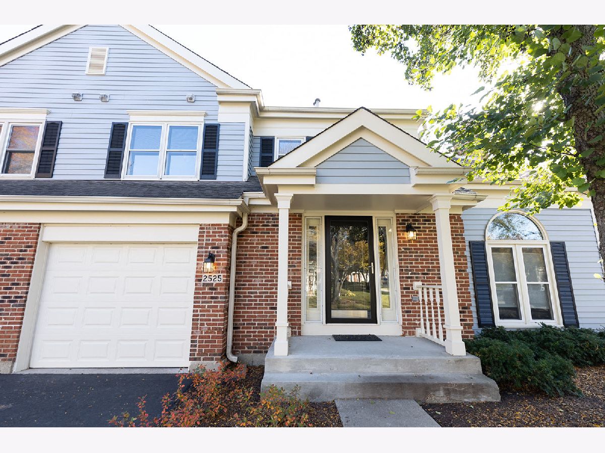 Townhomes & Condos & Homes Sold Lake Arlington Arlington Heights Illinois, 2525 Hunter