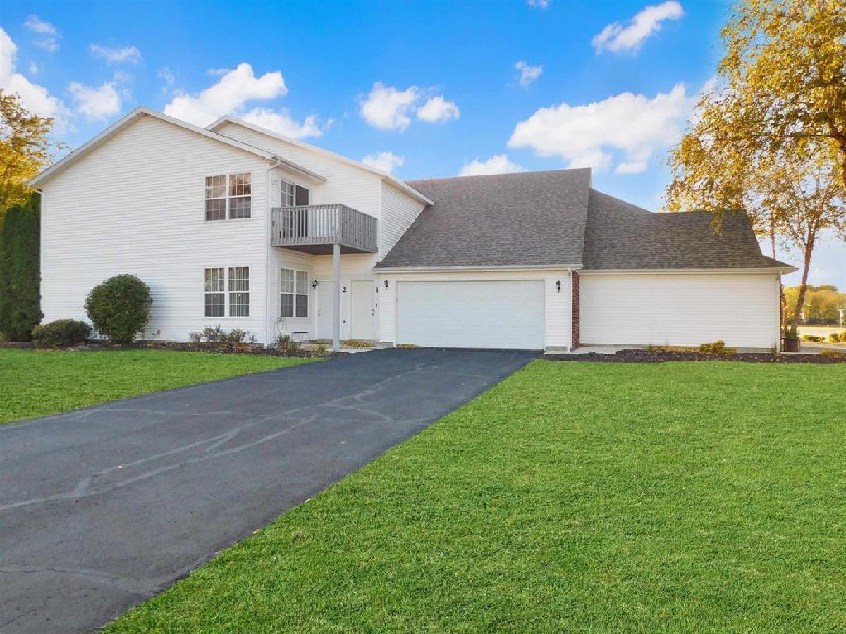 Condominiums Sold Clearwing Condominiums Roscoe Illinois, 558 Mosaic