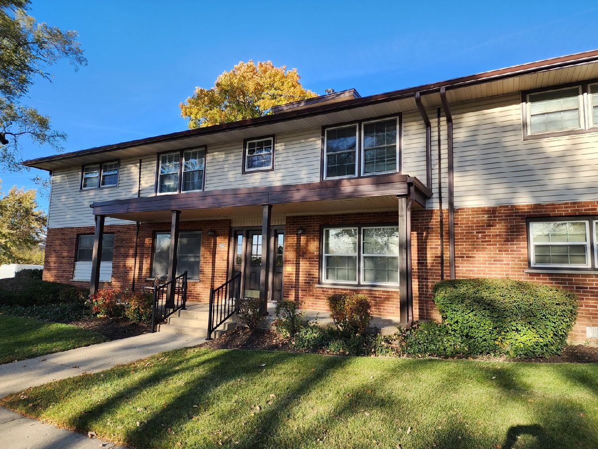 Condominiums Sold Washington Square Elk Grove Village Illinois, 209 Washington