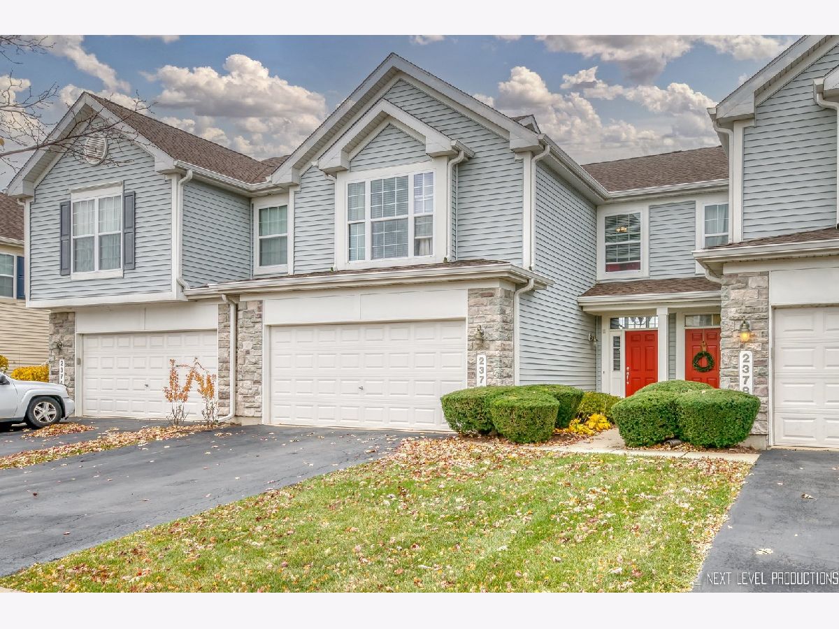 Townhomes & Homes Sold Georgetown Commons Aurora Illinois, 2376 Georgetown