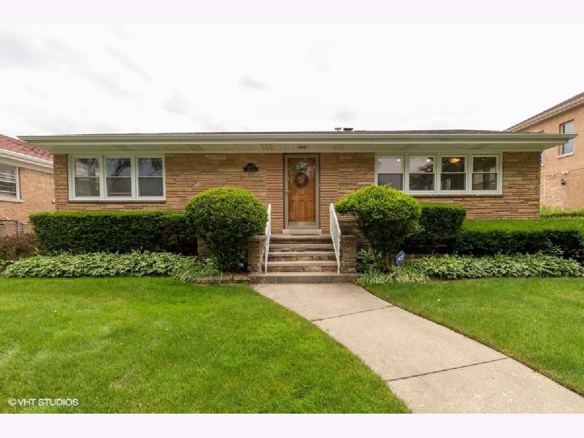 Homes & Condominiums Rented Sauganash Park Chicago Illinois, 6229 Tripp