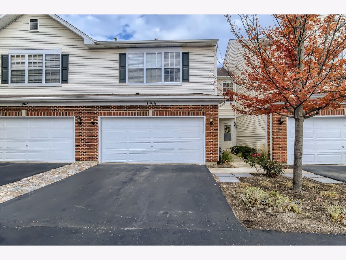 Townhomes & Condos & Homes Sold The Pointe At Fieldstone Romeoville Illinois, 1966 Cobblestone