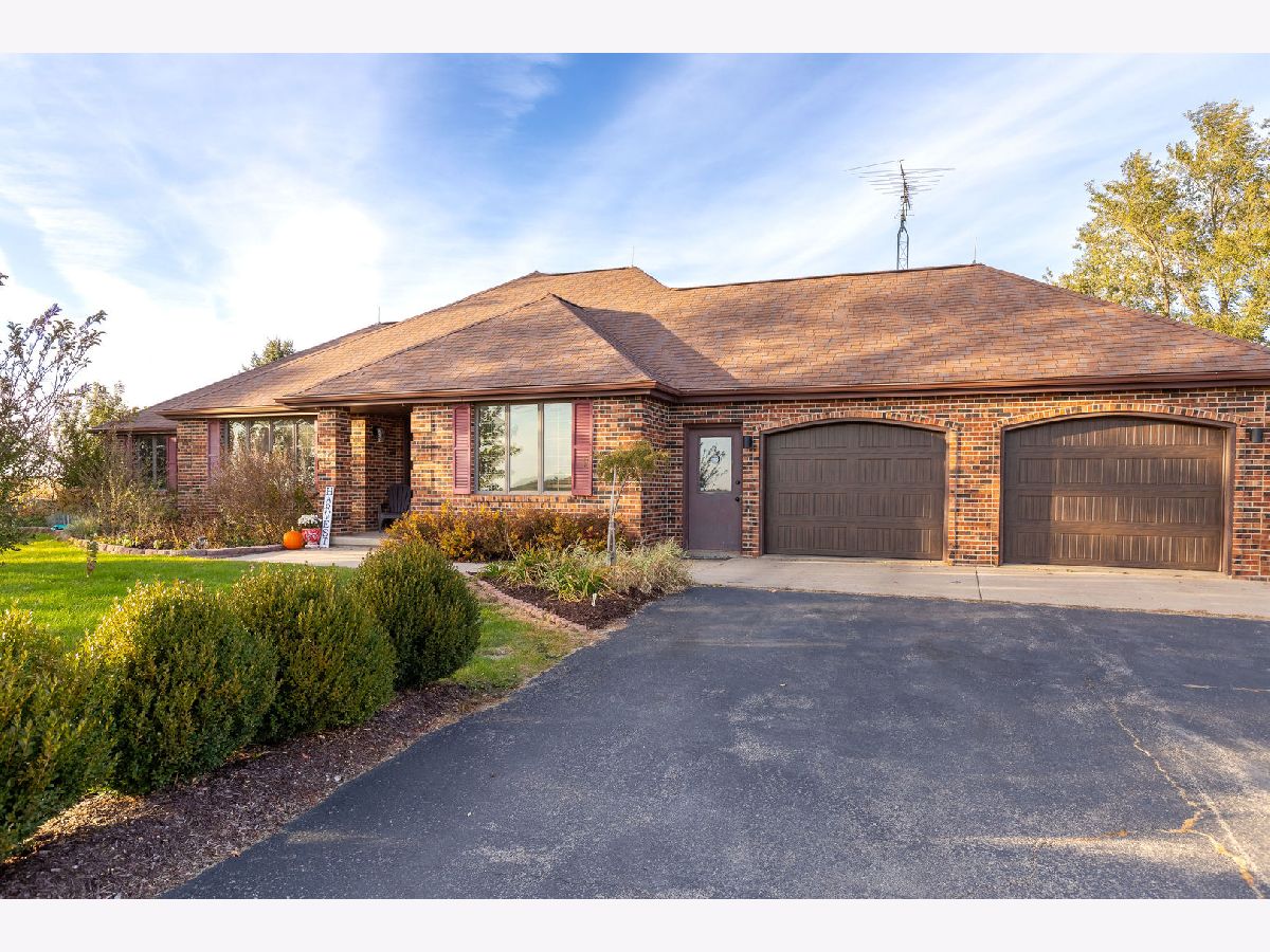  Sold Warren Illinois, 9096 Stagecoach