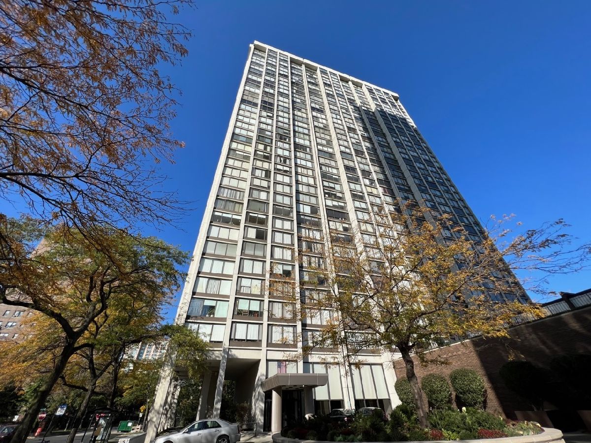 Condominiums Rented Edgewater Plaza Chicago Illinois, 5455 Sheridan