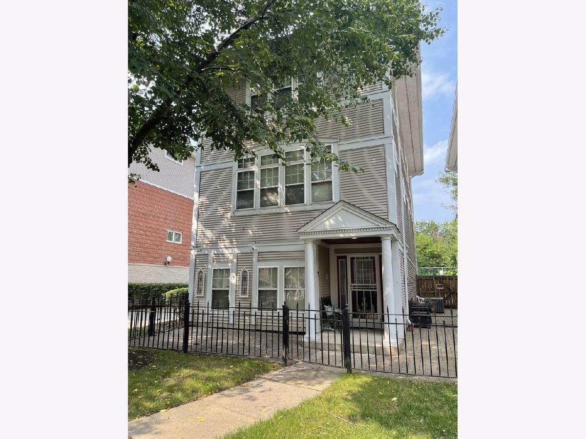 Homes & Townhomes Rented Cornell Square Chicago Illinois, 4922 Cornell