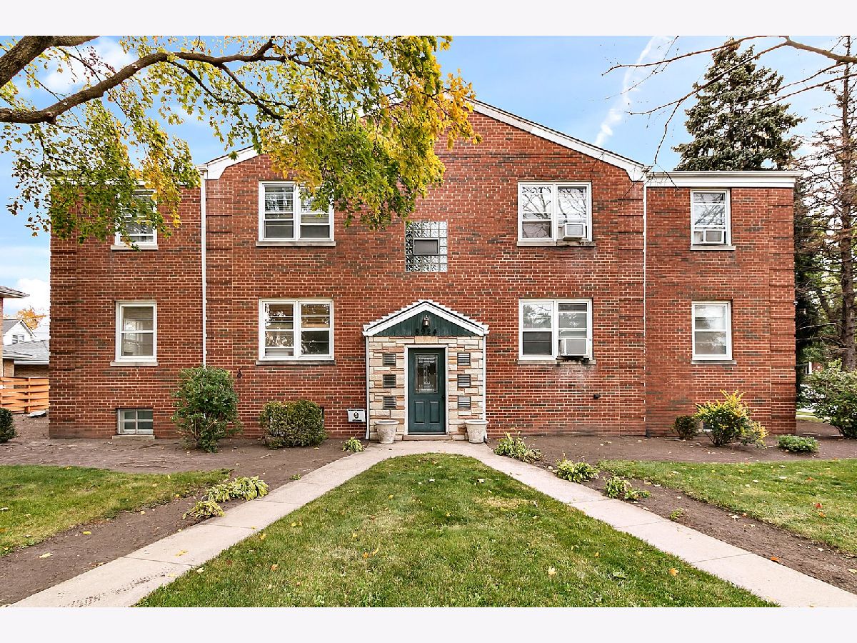 Condominiums & Homes Sold Brooke Court Brookfield Illinois, 8924 31st