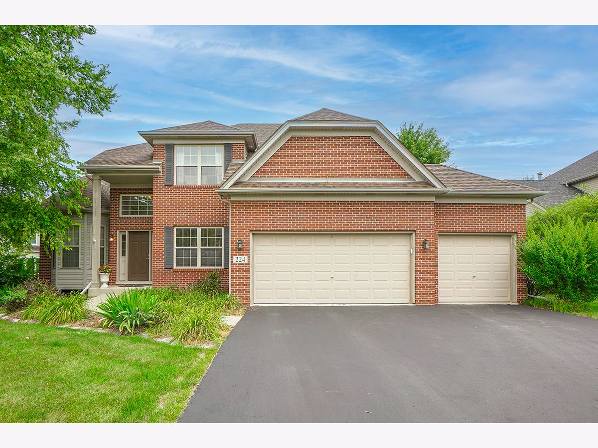 Homes & Townhomes Sold Farmington Lakes Oswego Illinois, 224 Long Beach