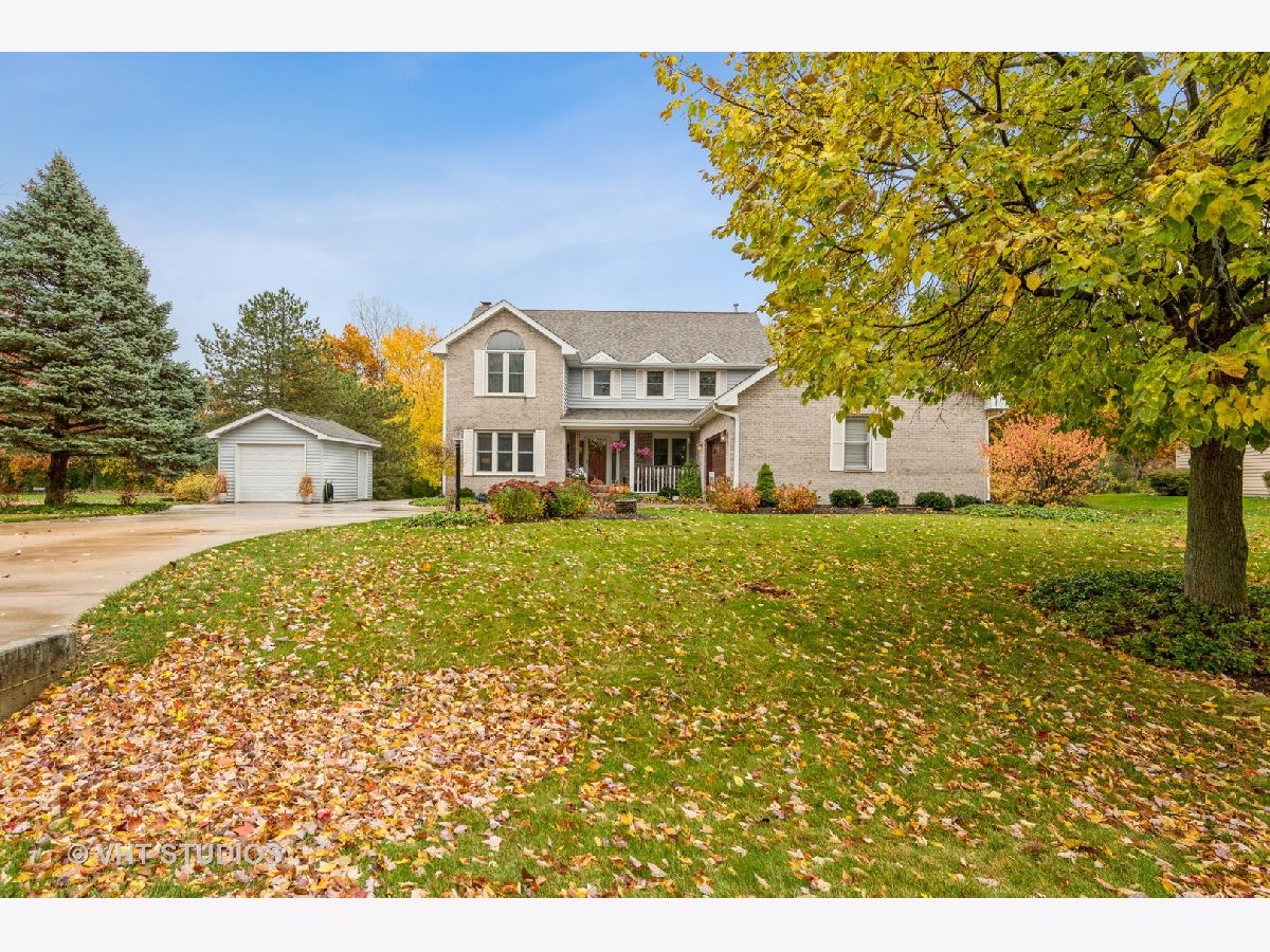 Homes Sold Oak Valley Hills Spring Grove Illinois, 2313 Elk