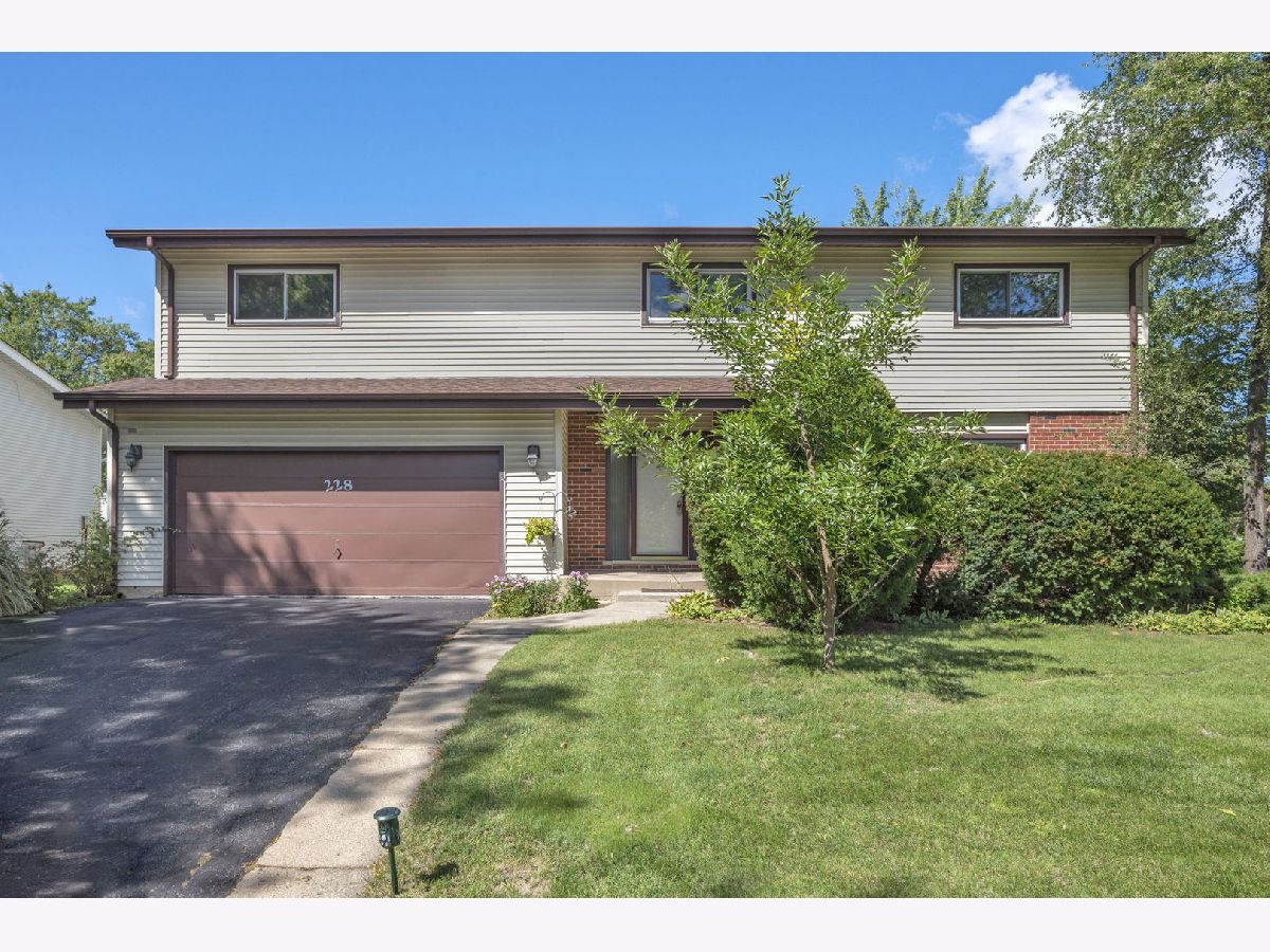 Homes & Condos & Townhomes Sold Manor Hill Lombard Illinois, 228 Collen