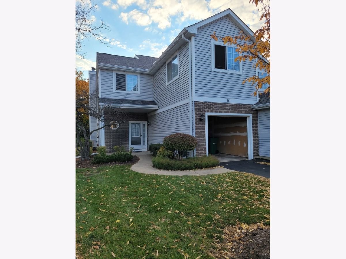 Townhomes & Condos Rented Cambria Lombard Illinois, 863 Addison