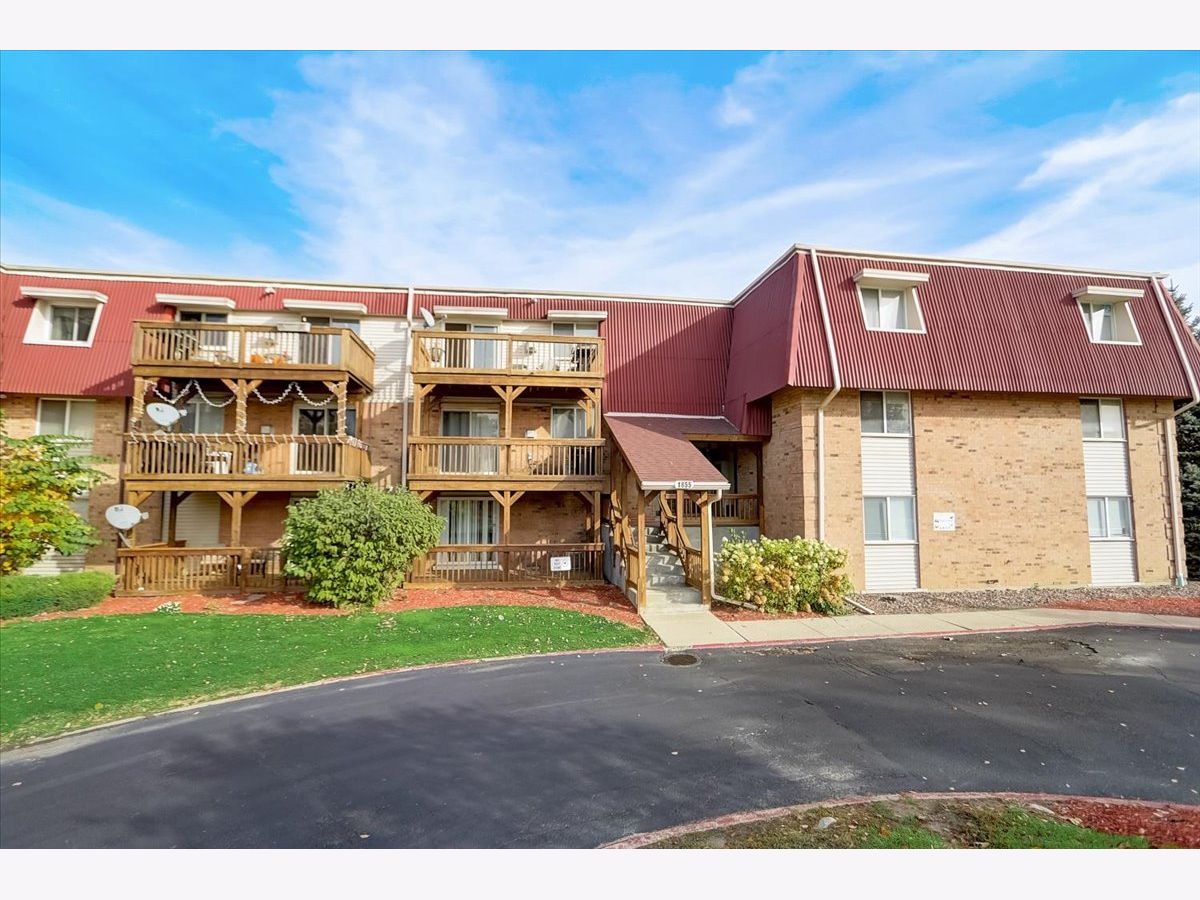 Condominiums Sold Linden Woods Aurora Illinois, 1855 Tall Oaks