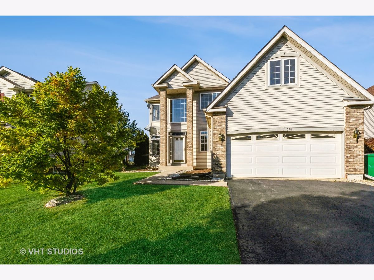 Homes Sold Hidden Pond Grayslake Illinois, 518 Redwing