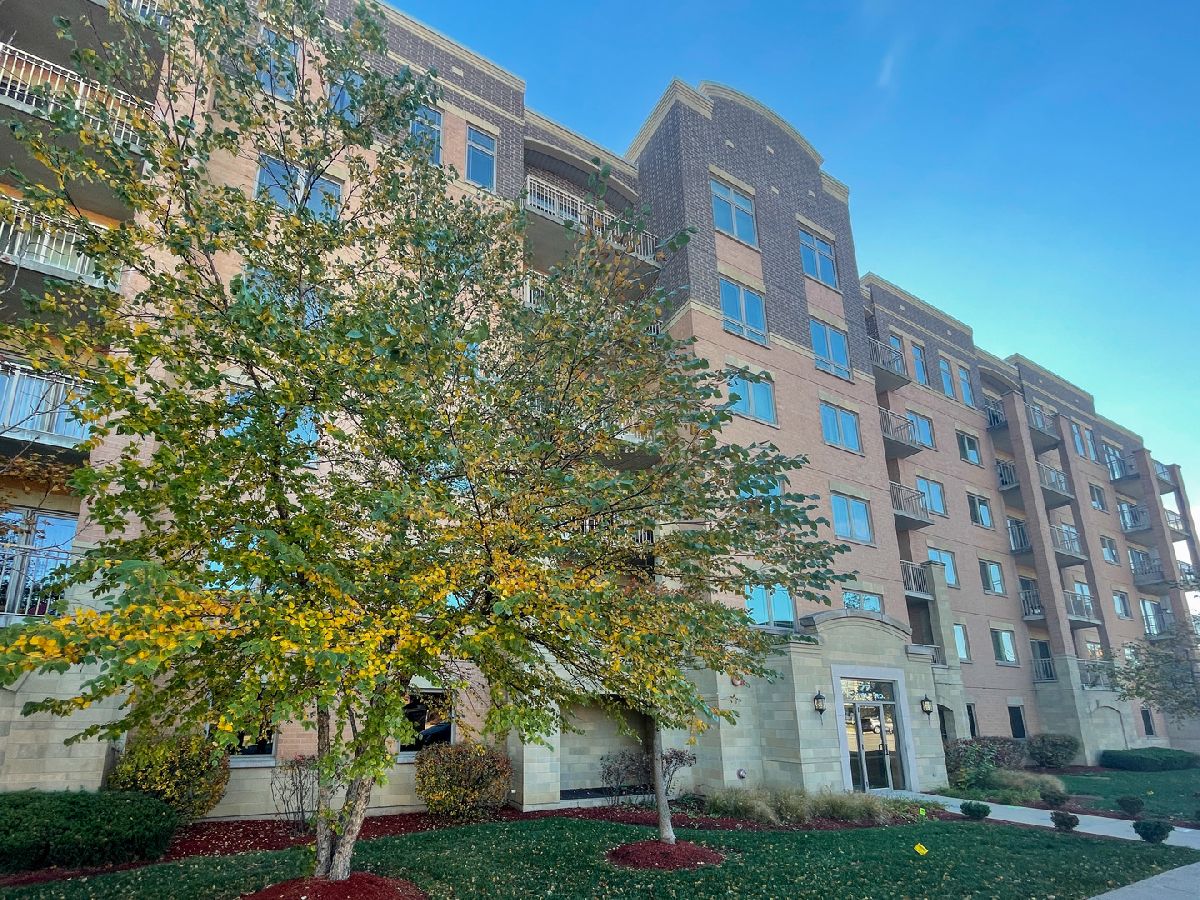 Condominiums & Homes Rented Wolf Ridge Northlake Illinois, 77 Wolf