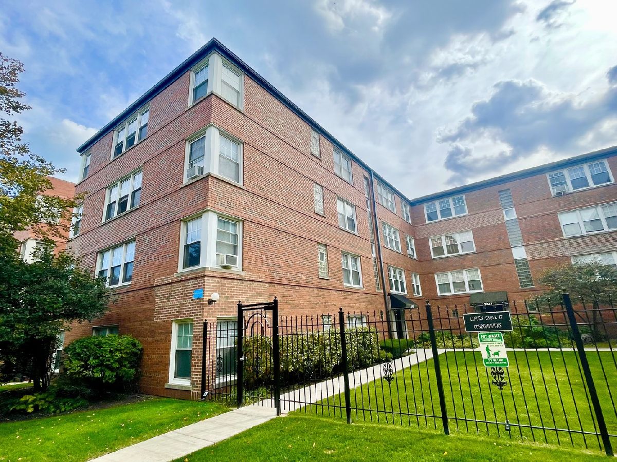 Condominiums Rented Linden Grove Chicago Illinois, 2425 Farragut