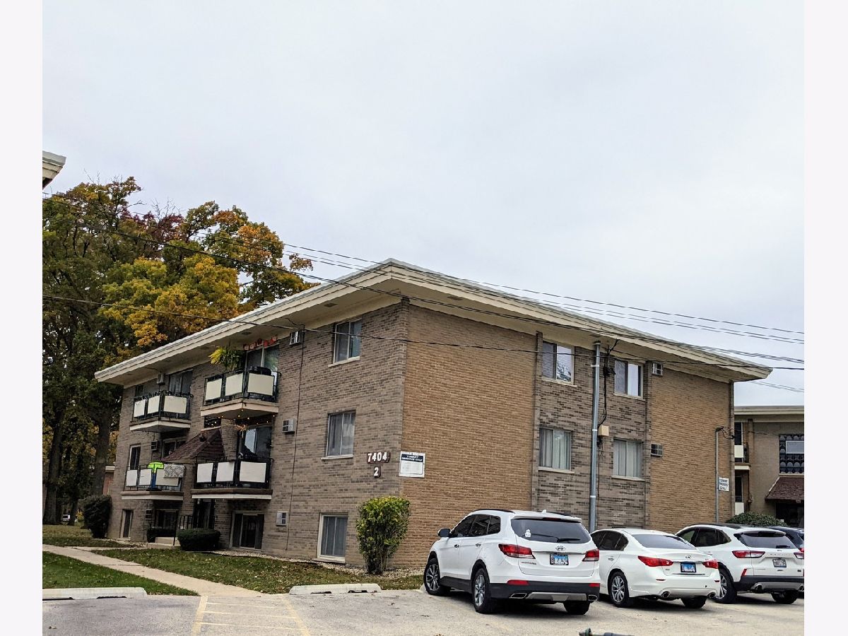 Condominiums Sold Hillcrest Manor Worth Illinois, 7404 111th