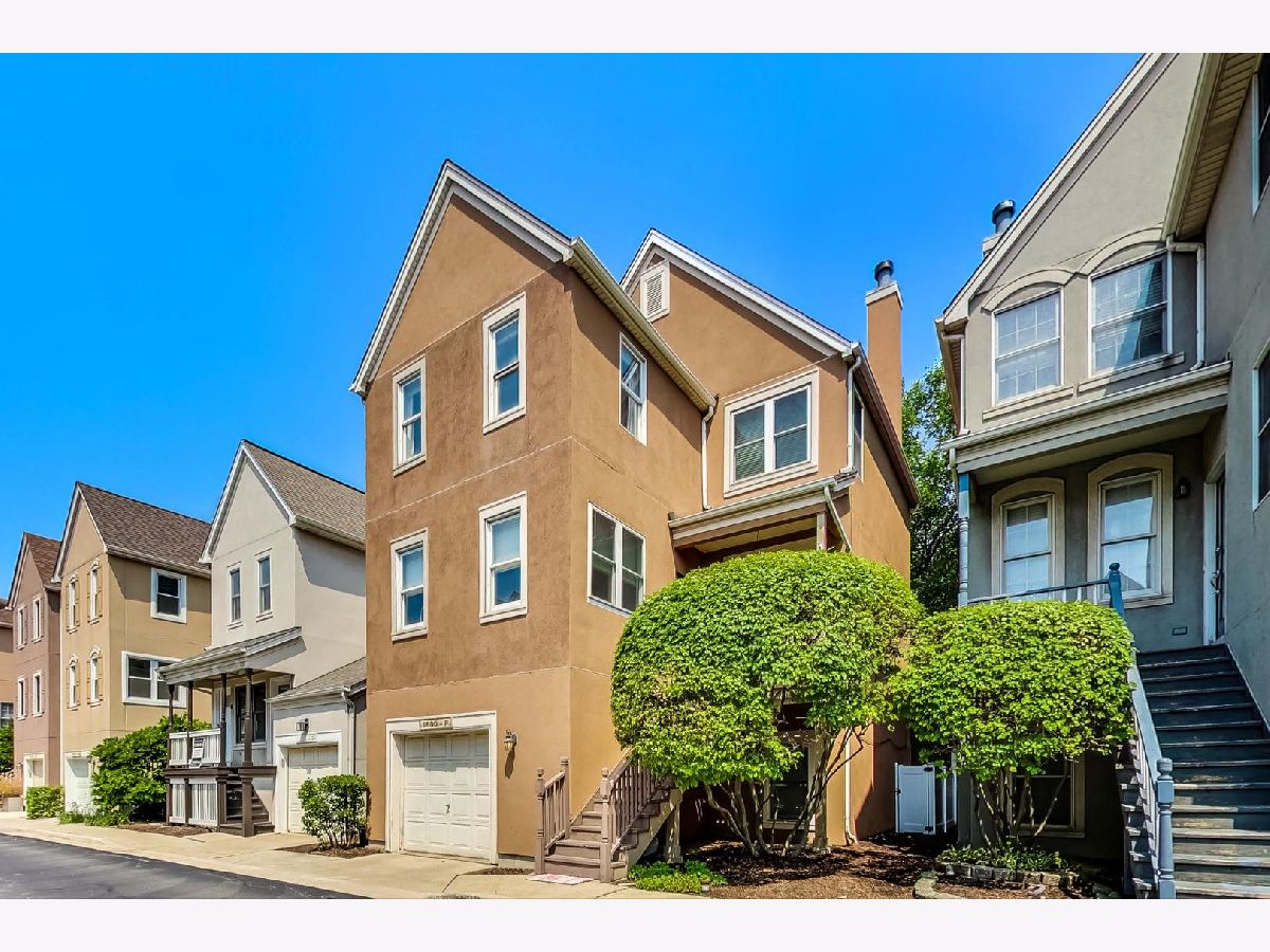 Homes & Townhomes & Condos Sold Picardy Place Chicago Illinois, 1800 Diversey