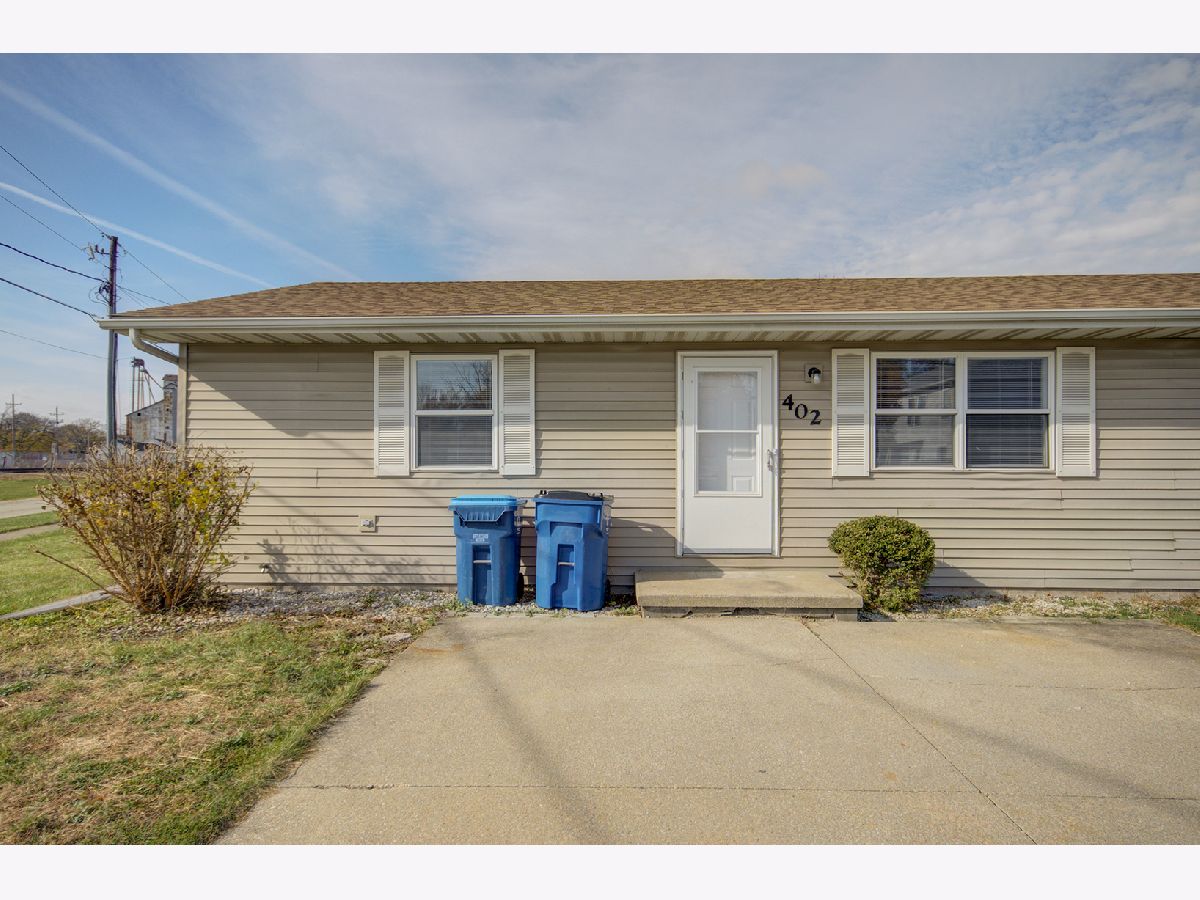  Rented Mazon Illinois, 402 Front