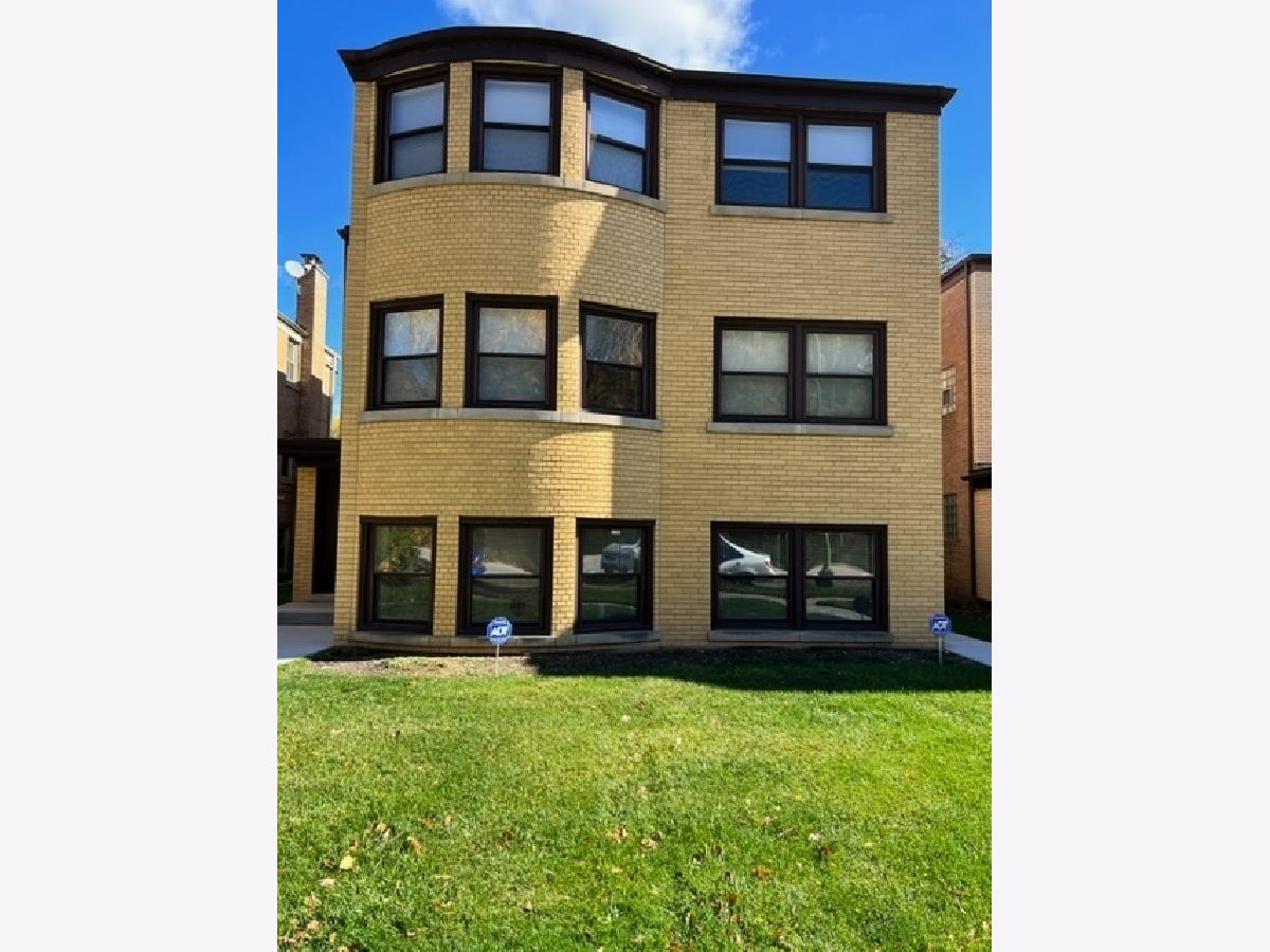 Homes & Condos & Townhomes Rented Sauganash Chicago Illinois, 5835 Cicero