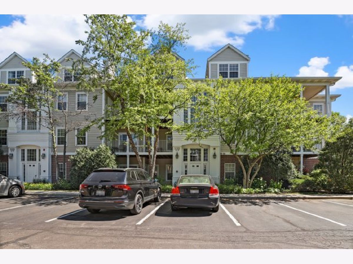 Condominiums Sold Stratford Court Lake Bluff Illinois, 3333 Stratford