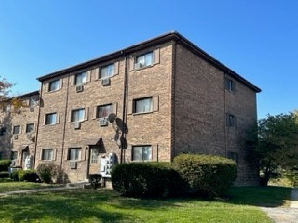 Homes Rented Silver Lake Estates Palatine Illinois, 1538 Crimson