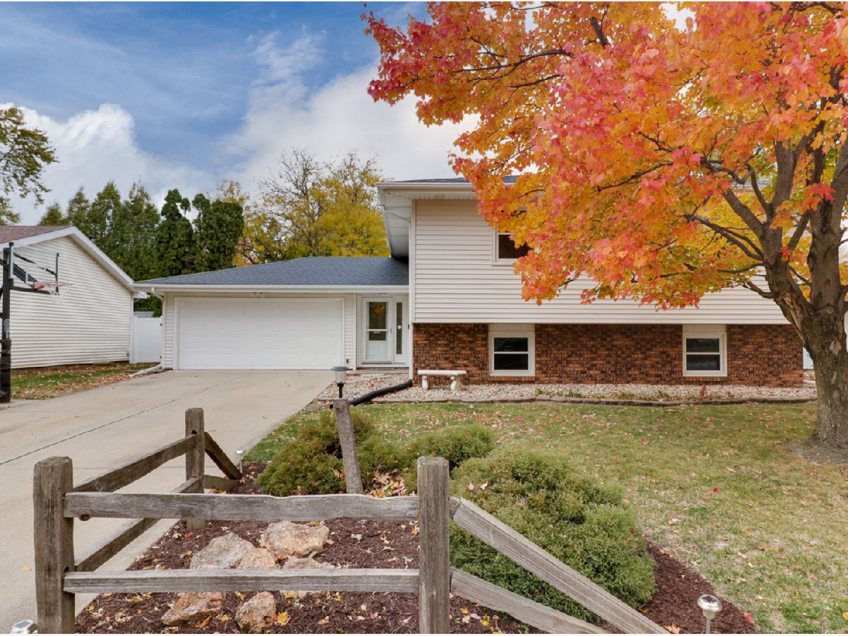 Homes & Condos & Townhomes Sold Bunker Hill Normal Illinois, 220 Belview