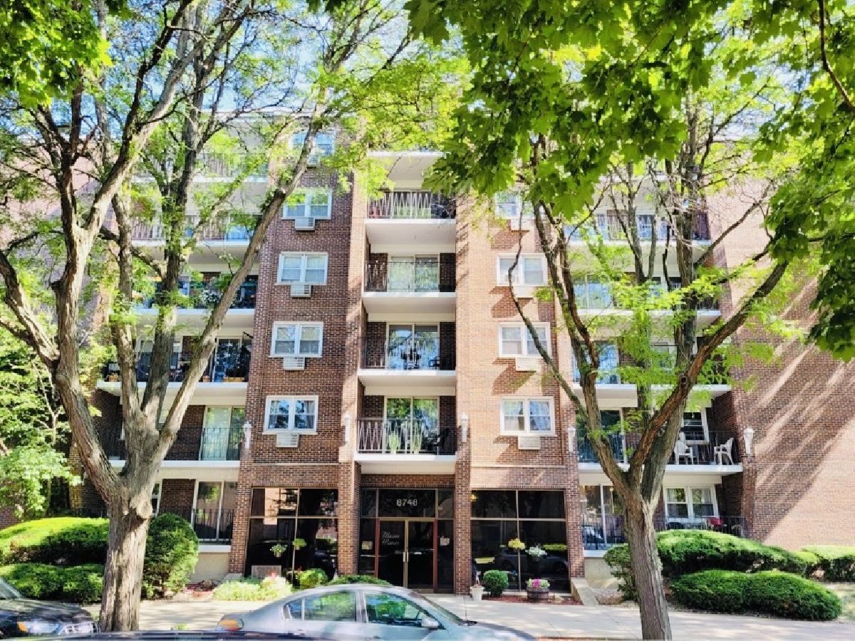 Condominiums Sold Mason Manor Chicago Illinois, 8748 Summerdale