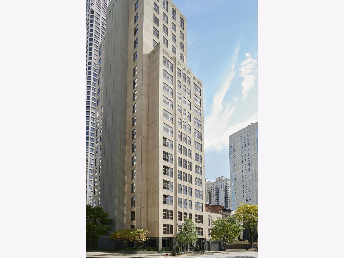 Condominiums Sold Maple Tower Chicago Illinois, 1035 Dearborn