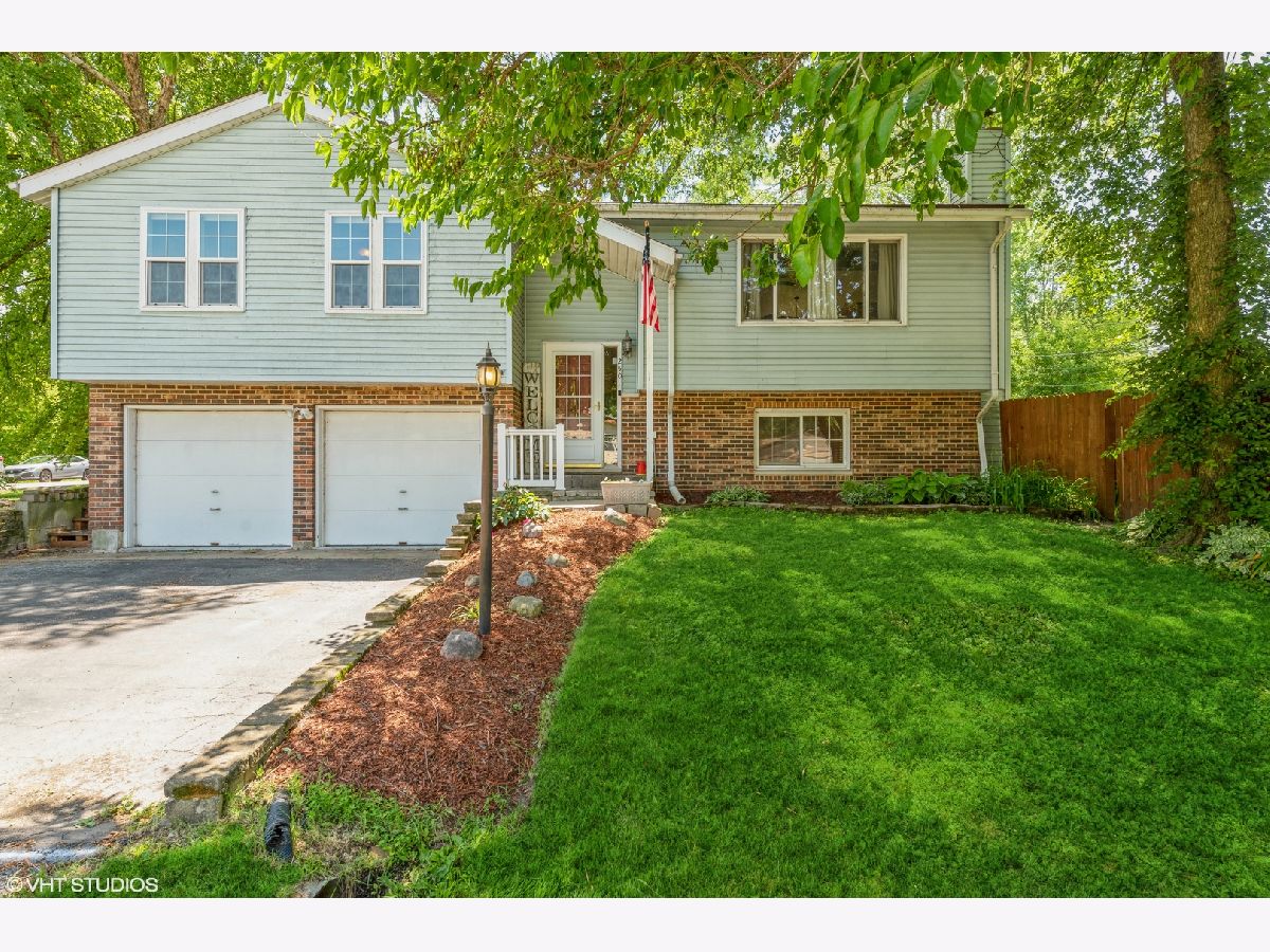 Homes Sold Oakwood Hills Cary Illinois, 2501 Green