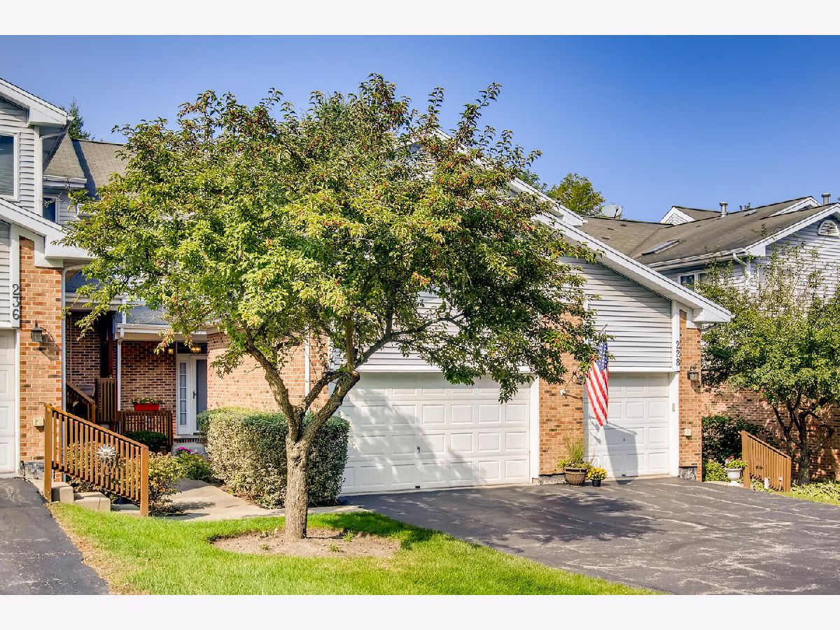 Townhomes & Condos Sold Carriage Hill Cary Illinois, 232 Charlotte