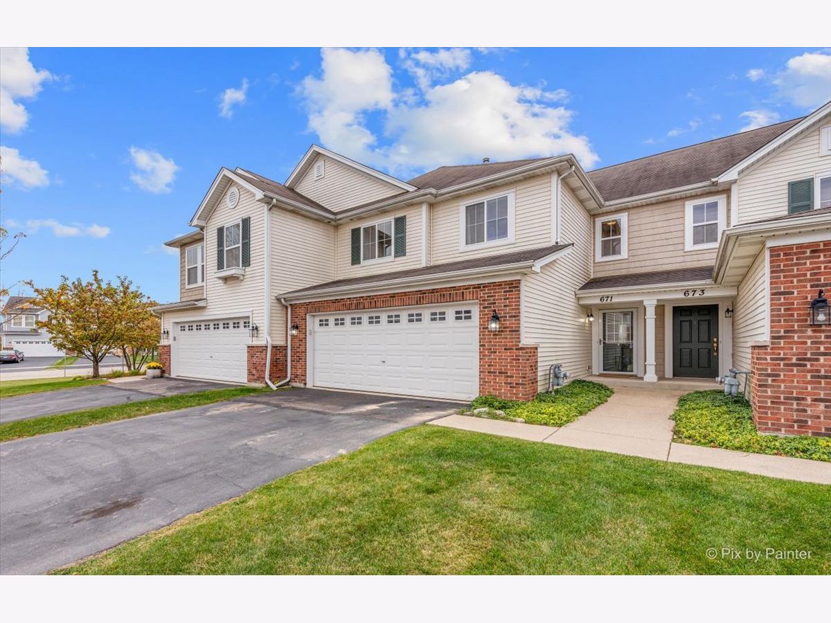 Townhomes Sold Park Place Crystal Lake Illinois, 671 Acadia