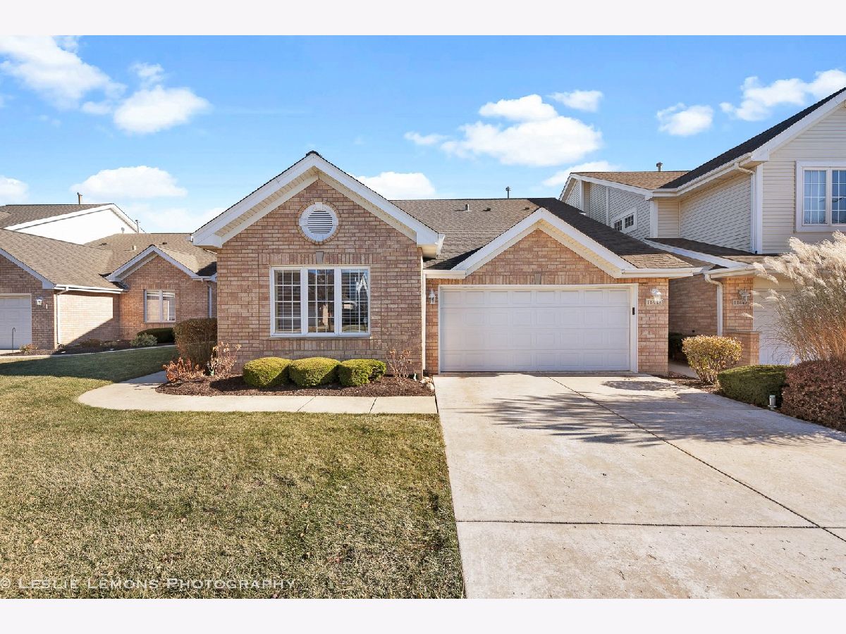 Condos & Townhomes & Homes Sold Foxwoods Oak Lawn Illinois, 11443 Foxwoods