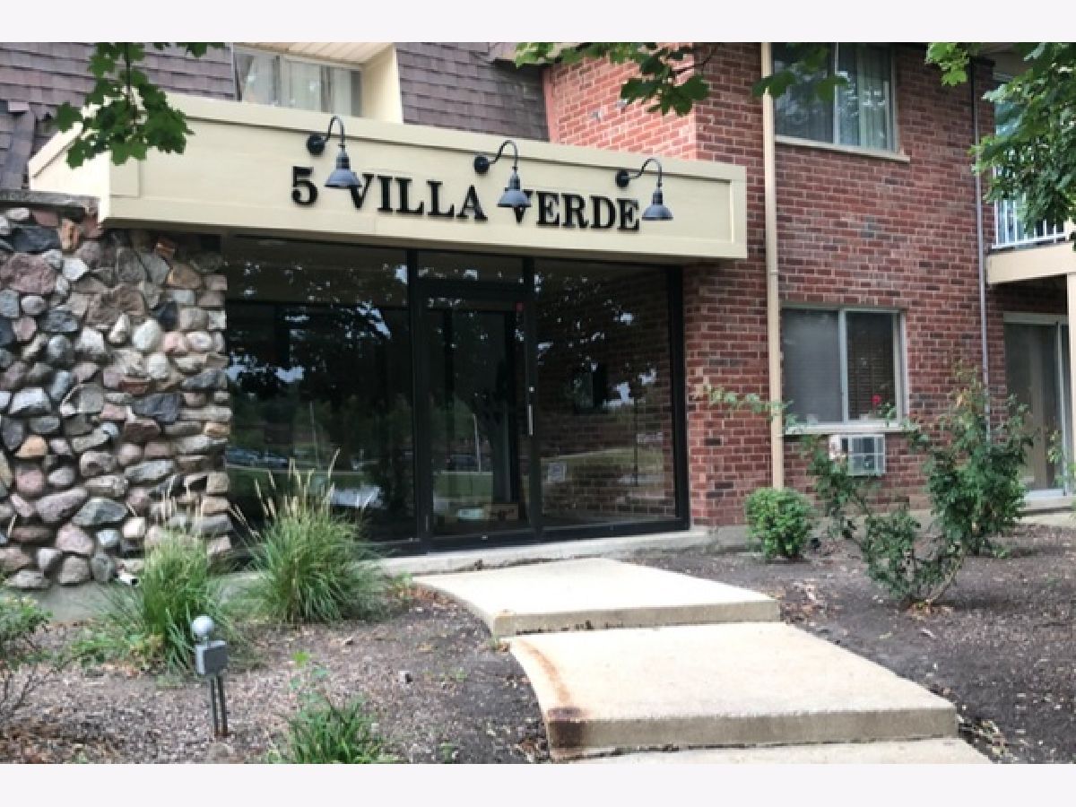 Condominiums Sold Villa Verde Buffalo Grove Illinois, 5 Villa Verde