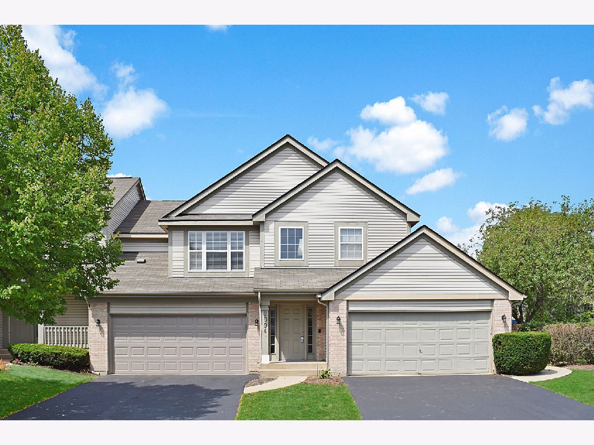 Townhomes Sold Townshomes Of Woodbridge Elgin Illinois, 2094 Constitution