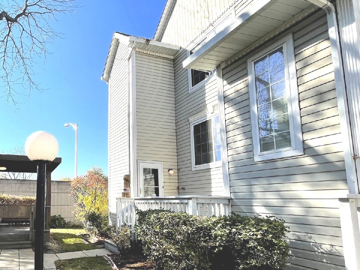Townhomes & Condos Sold Rainbow Pointe Hanover Park Illinois, 6436 Fremont