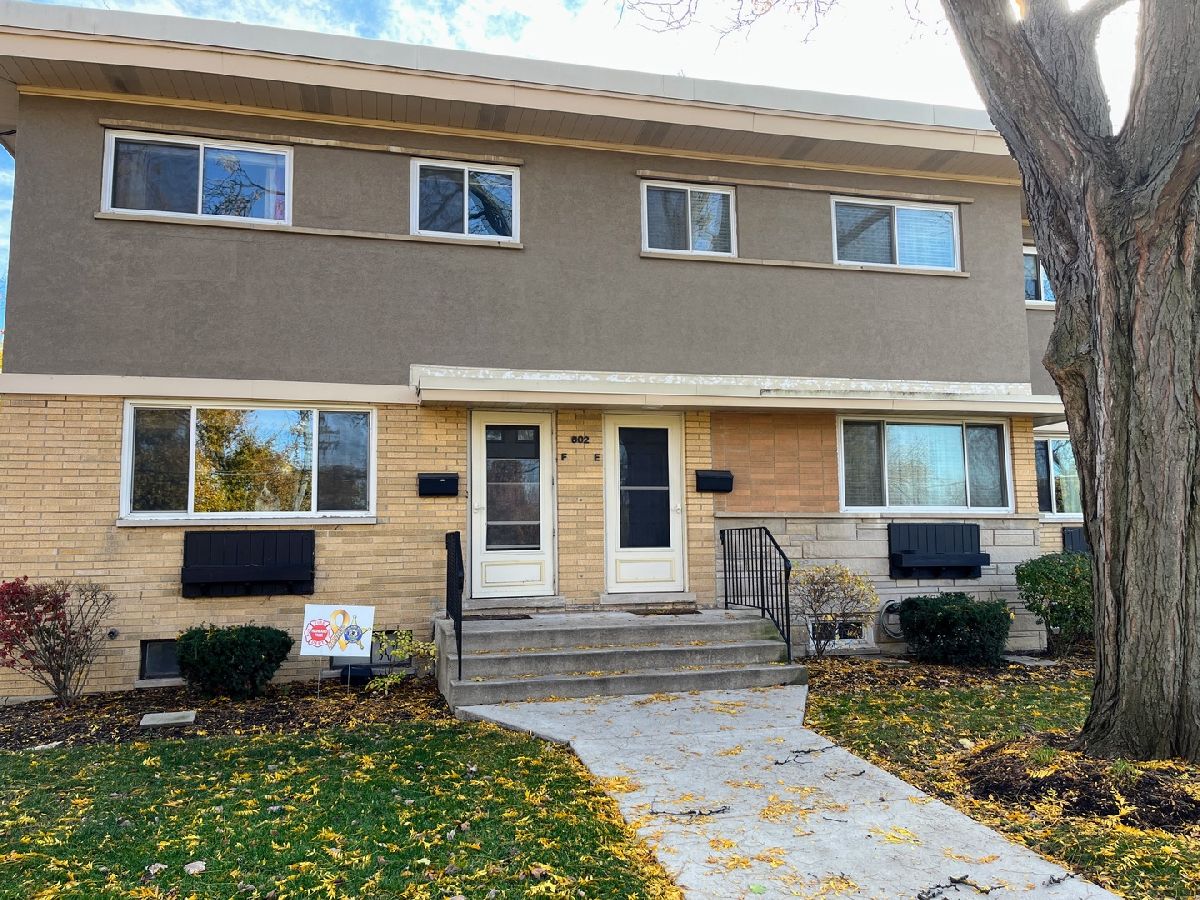 Townhomes Sold Austin Courts Libertyville Illinois, 602 Milwaukee
