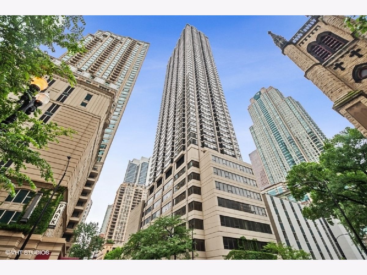 Condominiums Sold 30 E Huron Chicago Illinois, 30 Huron