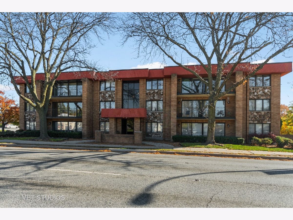 Condos & Townhomes Sold Carriage House Oak Lawn Illinois, 9901 Cicero