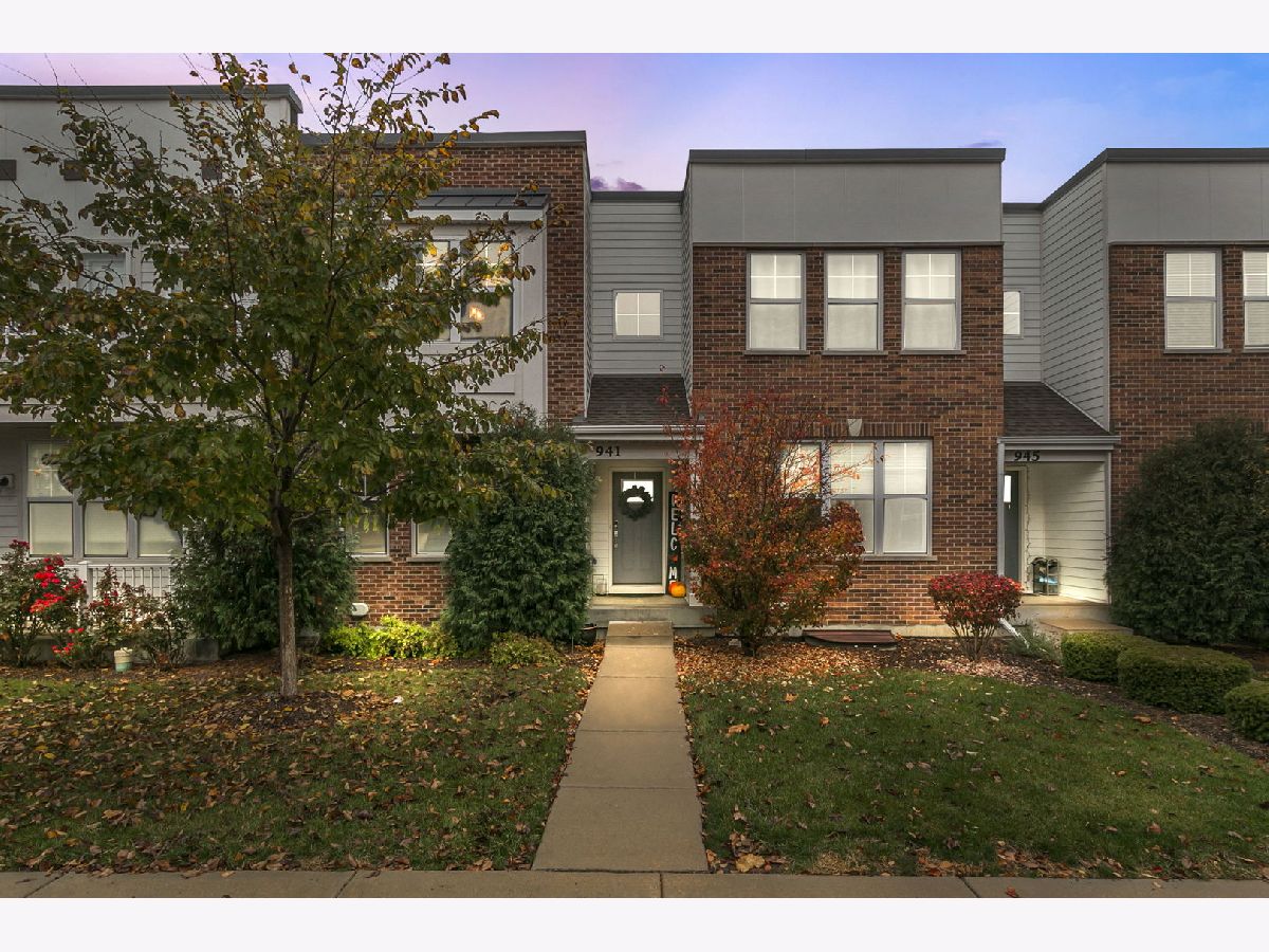 Townhomes Sold Union Square Aurora Illinois, 941 Times Square
