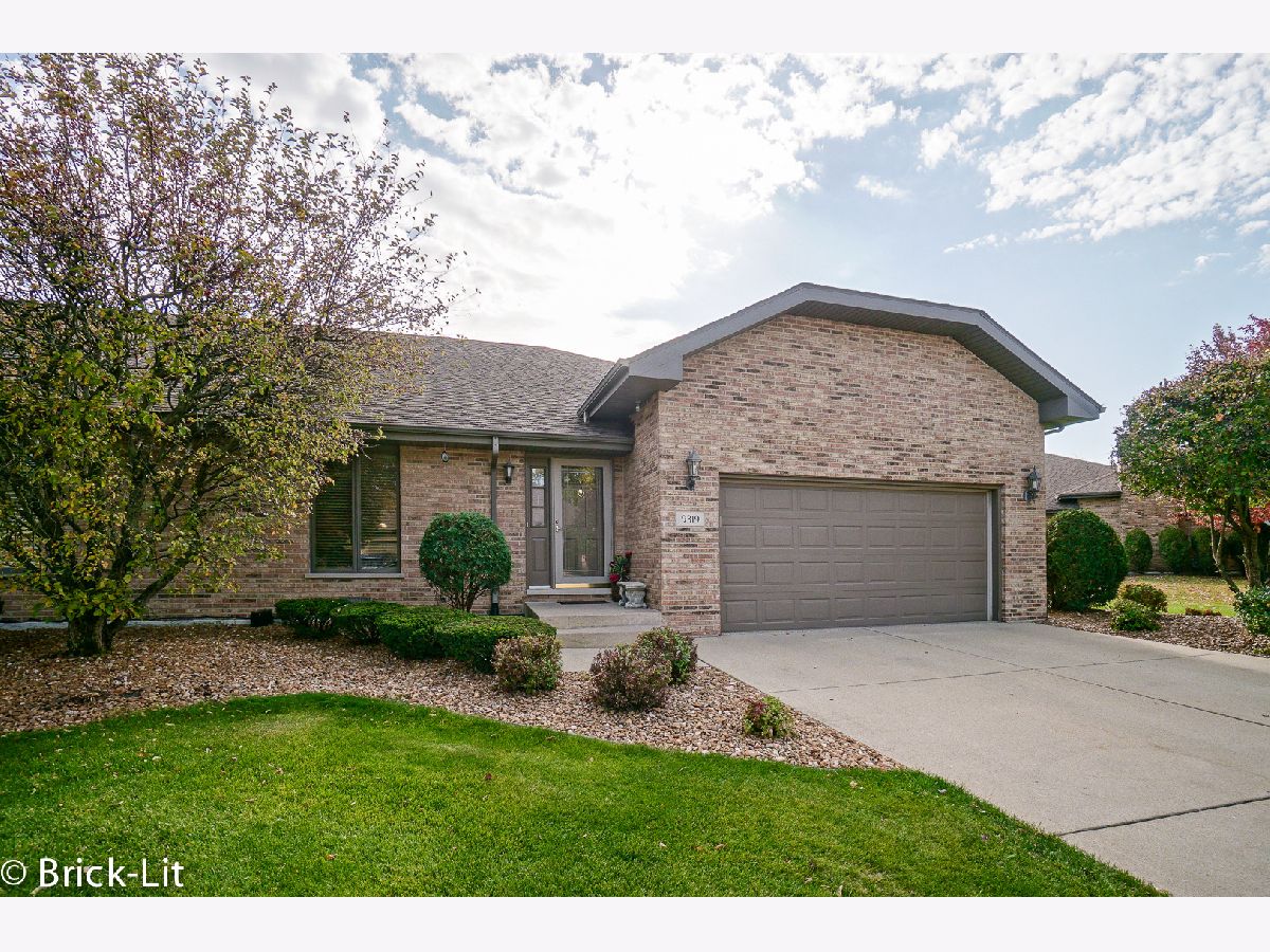Townhomes Sold Hunt Club Estates Frankfort Illinois, 9319 Fox Run